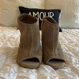 Lucky Brand Taupe Wedge
